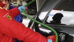 Estacioneros amenazan con no dar aumentos de salario si sigue el congelamiento