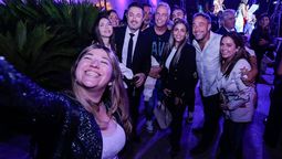 ¡Famosos y funcionarios a pura selfie! ¡Famosos y funcionarios a pura selfie!