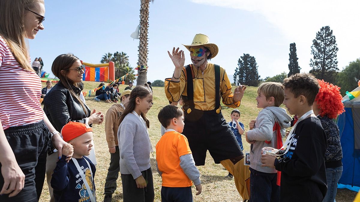 Los chicos compartieron juegos con sus papás en el Día del Niño que cada año celebra Dalvian. Los chicos compartieron juegos con sus papás en el Día del Niño que cada año celebra Dalvian.