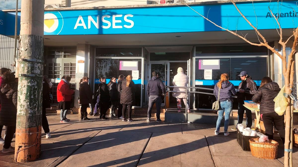 ANSES: quiénes cobran este lunes 23 de septiembre 2024