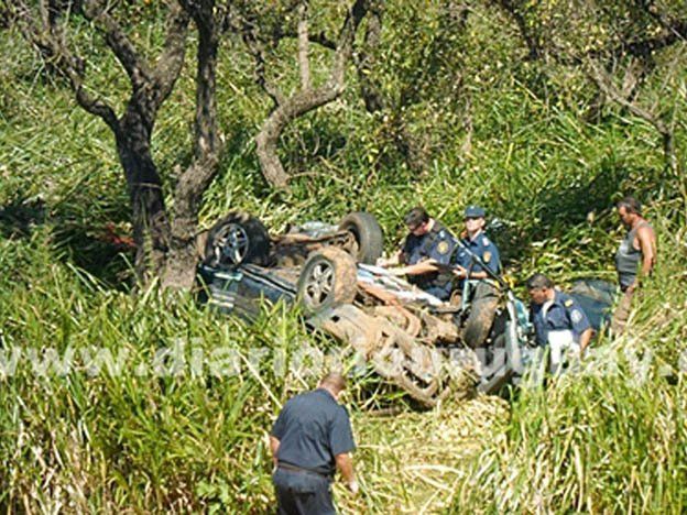 Cuatro personas murieron al despistar una camioneta