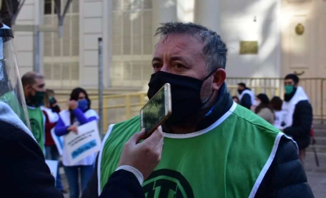 Roberto Macho, de ATE, fue condenado junto con la esposa y la organización gremial a indemnizar a una delegada gremial. Ahora apelarán en Buenos Aires.