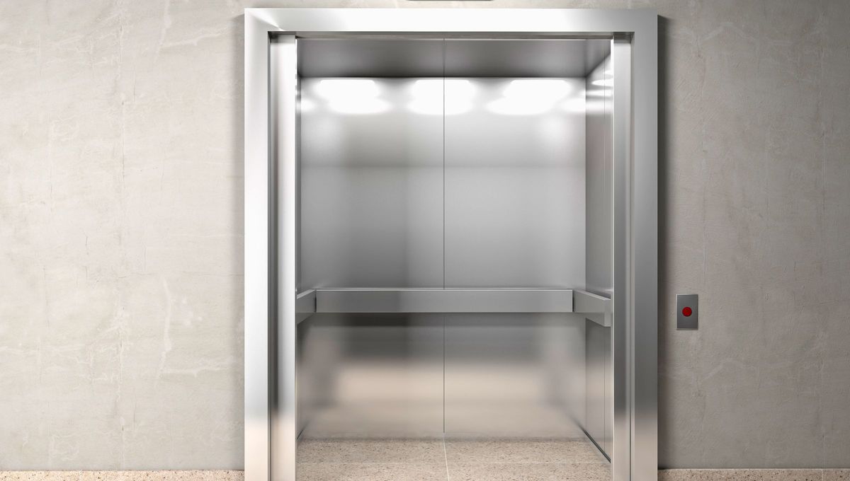 ¿Conocías la peculiar razón por la que los ascensores de los hospitales no tienen espejos?