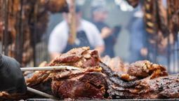 La víctima fatal probó el asado que estaba realizando, se ahogó y falleció. Ocurrió en Guaymallén durante el Día de la Madre. Imagen ilustrativa. La víctima fatal probó el asado que estaba realizando, se ahogó y falleció. Ocurrió en Guaymallén durante el Día de la Madre. Imagen ilustrativa.