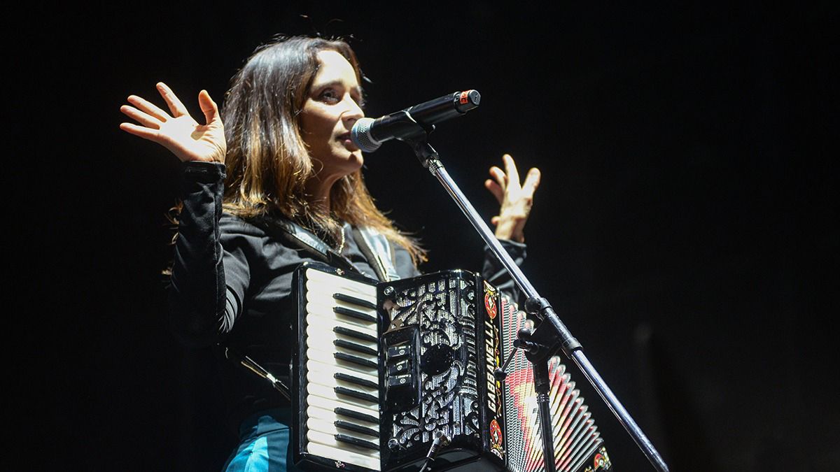 Julieta Venegas dio un show profesional en el Wine Rock. Julieta Venegas dio un show profesional en el Wine Rock.