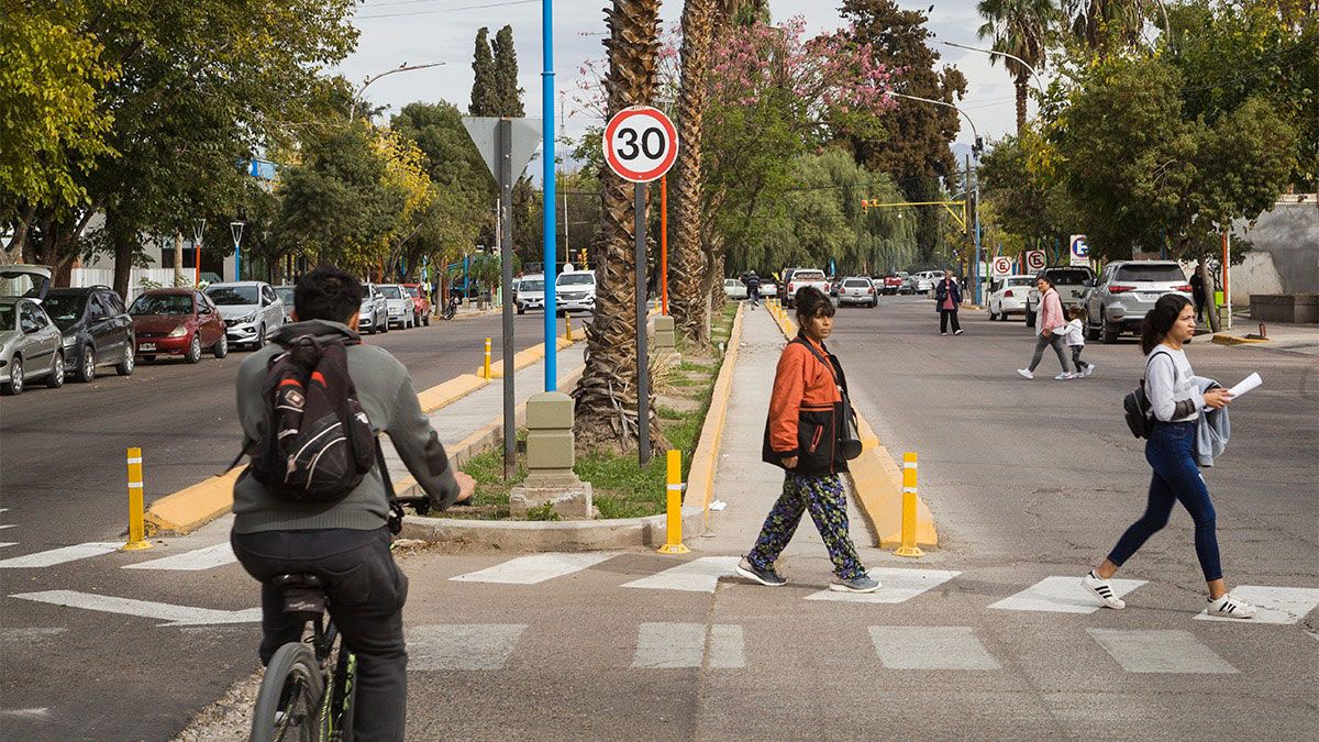 El domingo se espera ascenso de la temperatura, inestable hacia la noche y nevadas en cordillera.