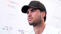 Carlos Alcaraz abandonó el ATP de Barcelona.&nbsp;
