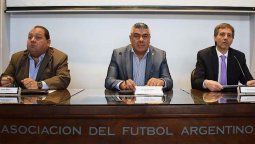 ¿De qué se trata? Tapia presentó la Escuela de Capacitación de la AFA