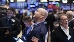 Euforia en Wall Street por el repunte de las acciones de empresas argentinas. Euforia en Wall Street por el repunte de las acciones de empresas argentinas.