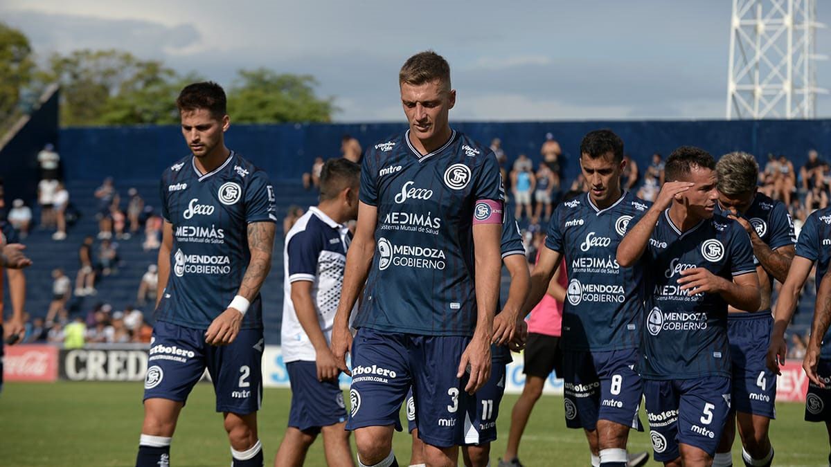 Mauro Maidana, el 3 de Independiente RIvadavia que fue el capitán ante Quilmes.