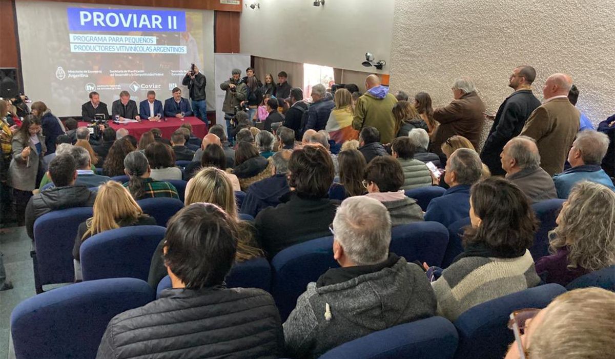 La Nación presentó el programa PROVIAR II en Mendoza.