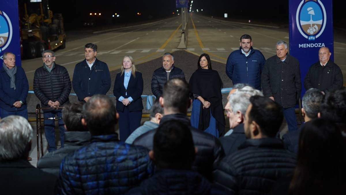 Alfredo Cornejo inauguró un tramo de la Doble Vía del Este y desafío a quienes lo denunciaron por intervenir rutas nacionales abandonadas.