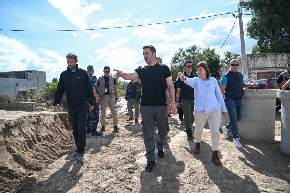 Petri y Bullrich en algunas de las zonas más afectadas. Petri y Bullrich en algunas de las zonas más afectadas.