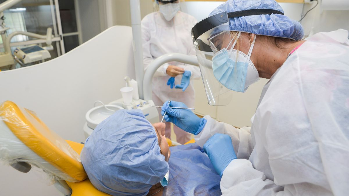 Hasta quienes tienen fobias a los tratamientos odontológicos son atendidos en la UNCuyo.