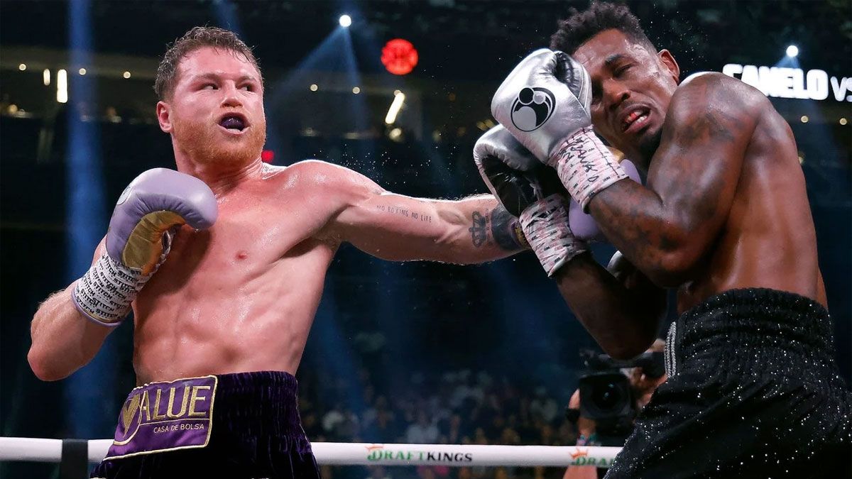 Canelo Álvarez derrotó en fallo unánime a Jermell Charlo.