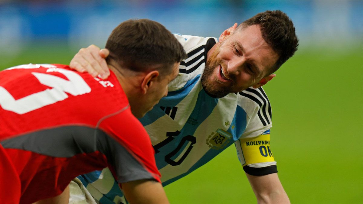 El Dibu Martínez alabó a Lionel Messi por demostrar que es un verdadero líder de la Selección argentina.