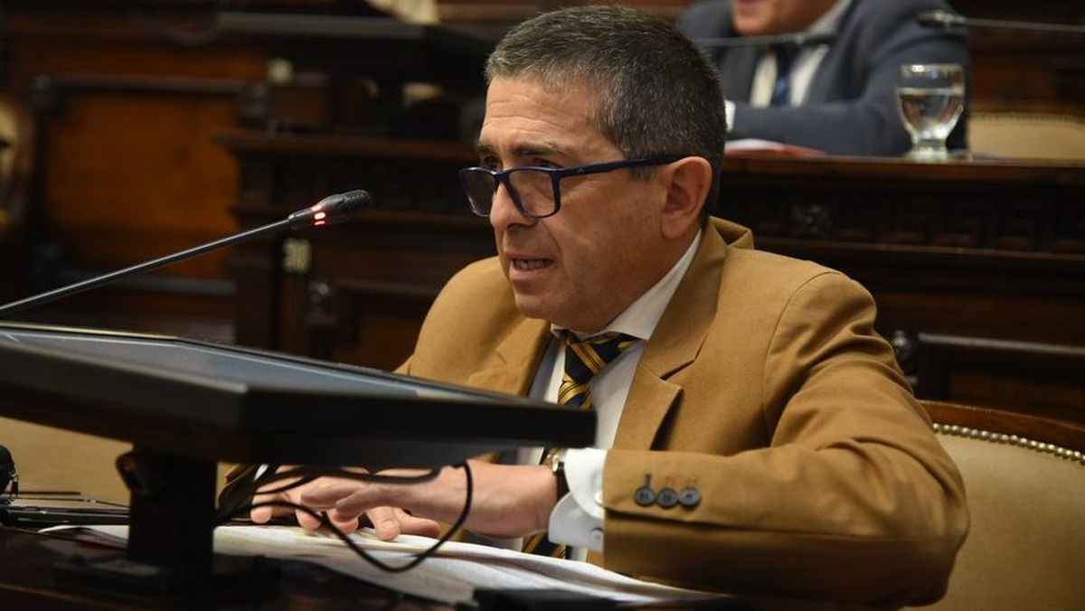 El radical alvearense Walther Marcolini fue el miembro informante para defender el proyecto relacionado con viviendas. El radical alvearense Walther Marcolini fue el miembro informante para defender el proyecto relacionado con viviendas.