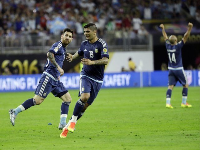 La bomba del día: Banega está en duda para la final ante Chile