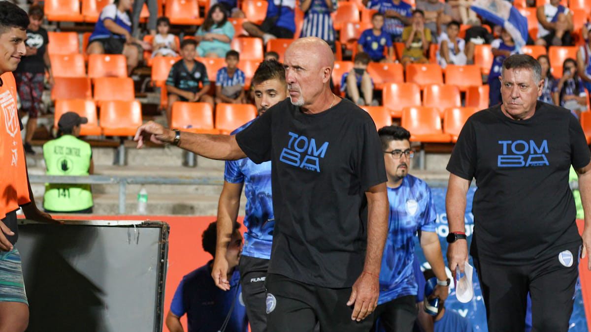 El Gato Oldrá junto a Marcelo Marcucchi, uno de sus ayudantes de campo. El Gato Oldrá junto a Marcelo Marcucchi, uno de sus ayudantes de campo.