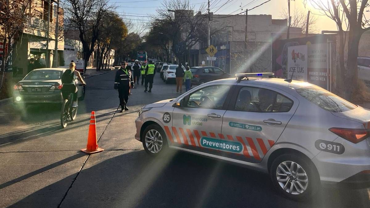 En uno de los operativos de la Policía, se labraron 23 actas viales y se secuestró un auto y la licencia de conducir de uno de los conductores. En uno de los operativos de la Policía, se labraron 23 actas viales y se secuestró un auto y la licencia de conducir de uno de los conductores.