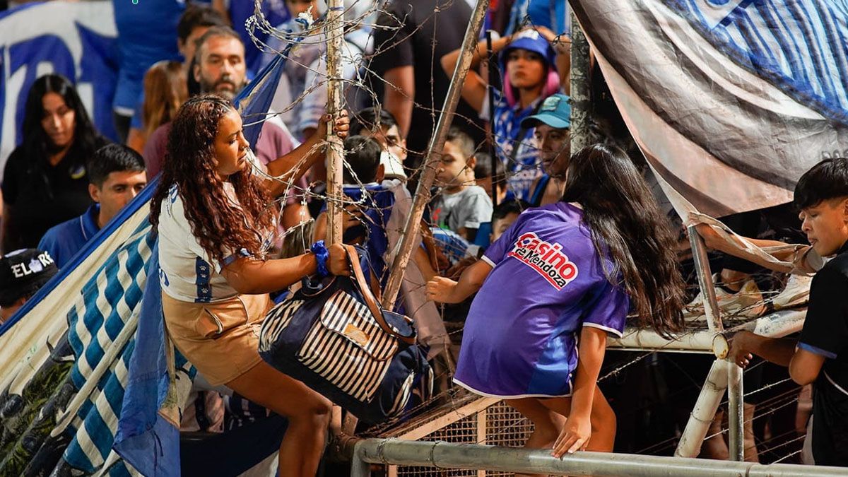 Hubo corridas y caos en la Popular Sur del Malvinas (UNO/Carolina Quiroga).