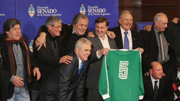 El Senado homenajeó a los ex jugadores campeones del mundo