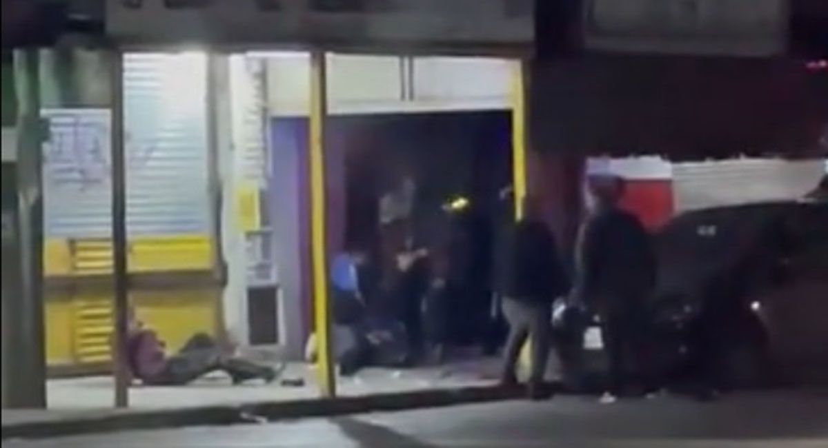 La pelea entre varias personas se desató en un pool y se trasladó a la vereda, donde un joven de 31 años fue asesinado La pelea entre varias personas se desató en un pool y se trasladó a la vereda, donde un joven de 31 años fue asesinado