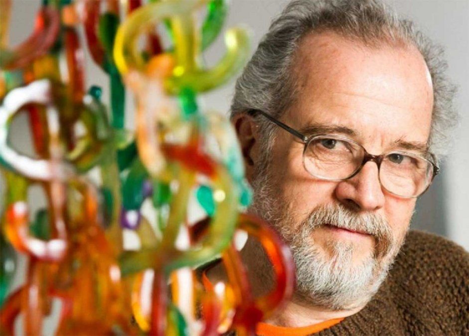 Tras sufrir un ACV, el artista plástico Ernesto Bertani, conocido como el Ilusionista de Ituzaingó, falleció el domingo pasado a los 72 años.