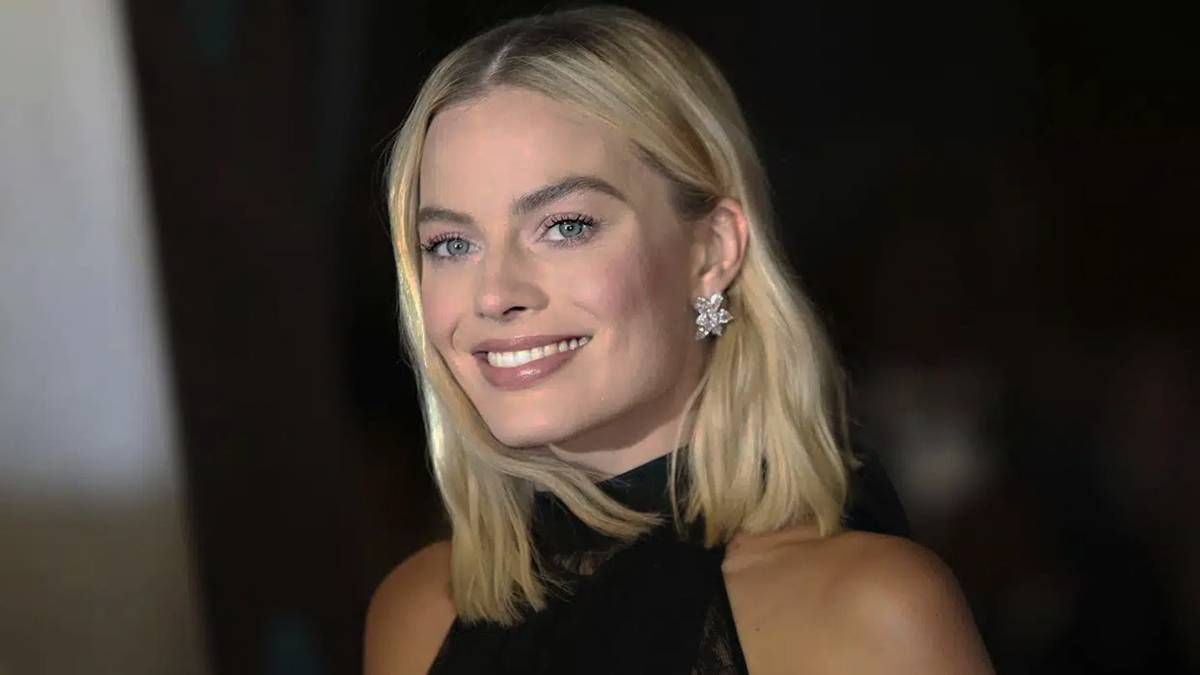 Margot Robbie. Se destaca con una original comedia en HBO Max