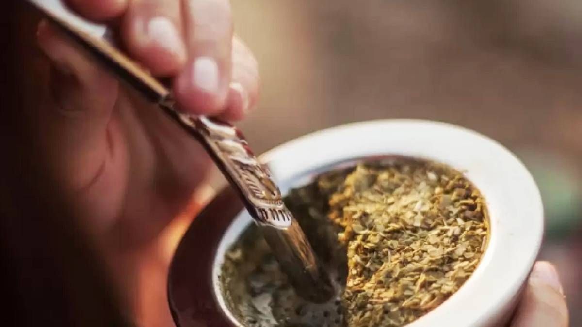 El mate con manzanilla es efectivo para tener la panza chata. El mate con manzanilla es efectivo para tener la panza chata.