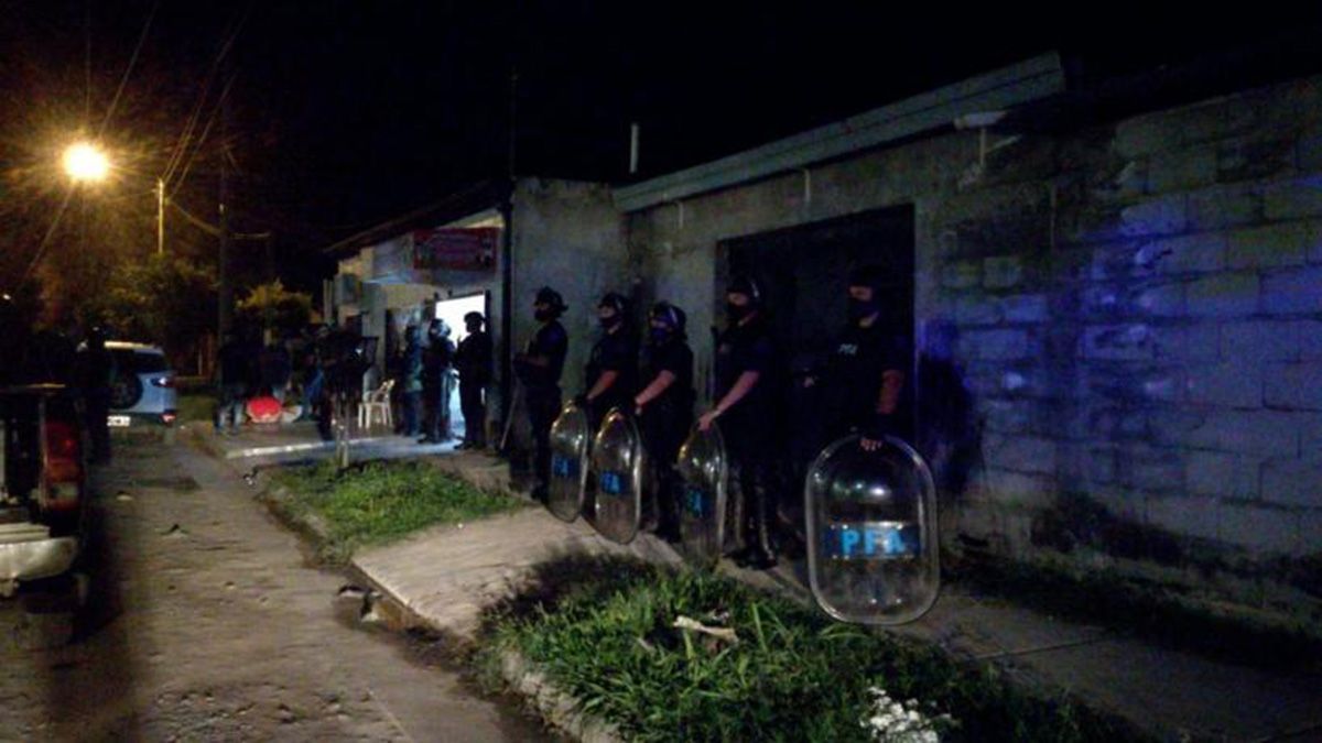 Una de las propiedades en donde estuvo cautivo el ciudadano boliviano en Tucumán. La policía detuvo a cinco integrantes de la banda