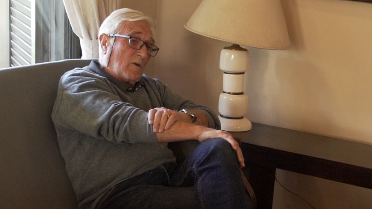 &nbsp;José Luis Pagnini recibó un reconocimiento de los residentes de Dalvian, en uno de los ingresos al barrio privado.