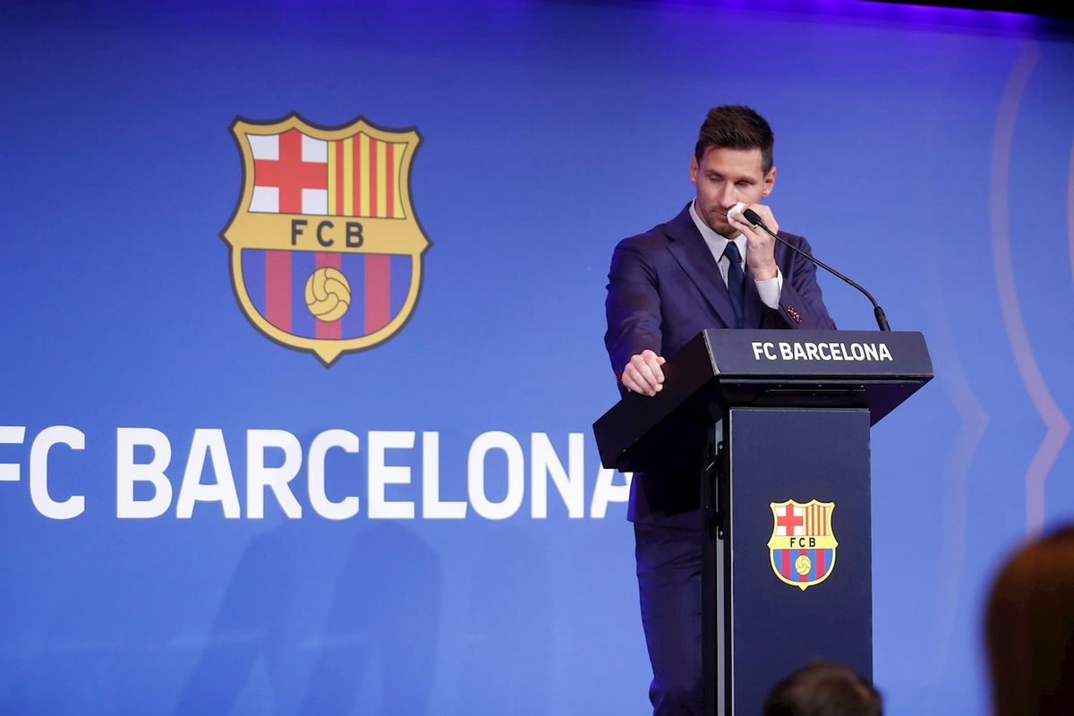 El Barcelona debe pagarle 52 millones de euros a Lionel Messi.