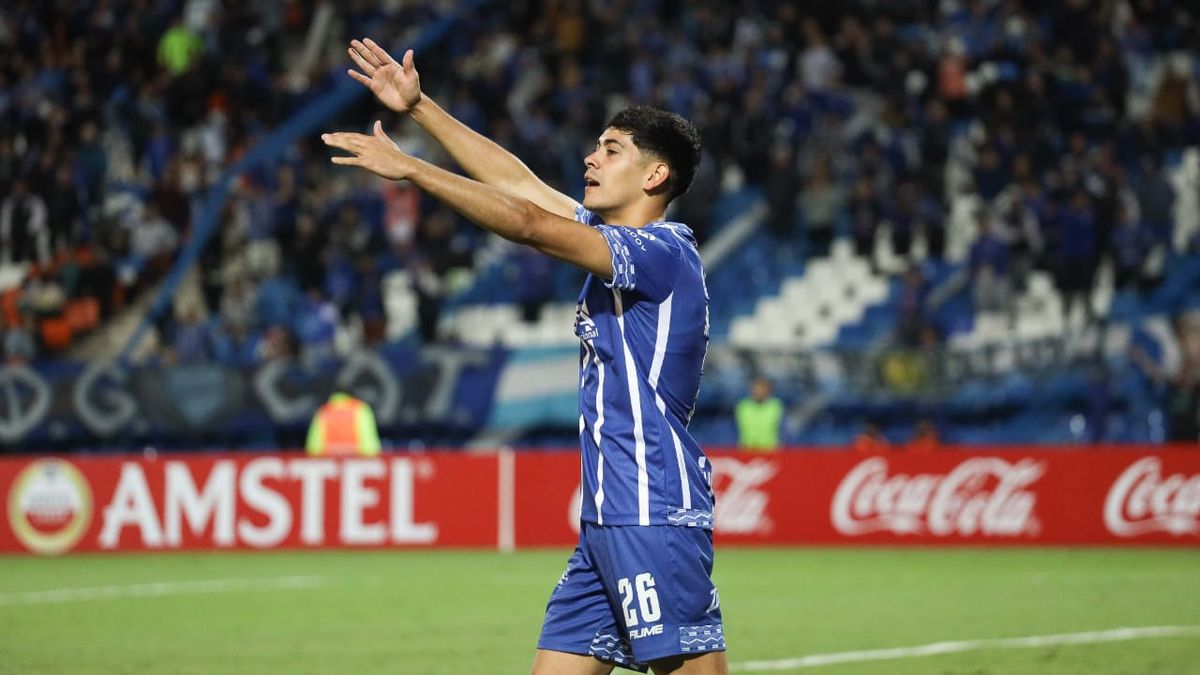 Mateo Mendoza fue uno de los autores de los goles de Godoy Cruz. Foto: Cristian Lozano/UNO.