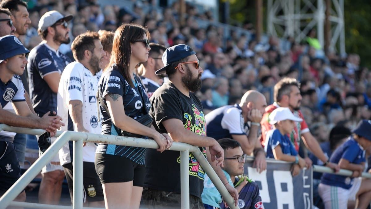 Los hinchas de Independiente Rivadavia tienen nuevo horario para ir Gargantini para el choque con San Lorenzo. Los hinchas de Independiente Rivadavia tienen nuevo horario para ir Gargantini para el choque con San Lorenzo.