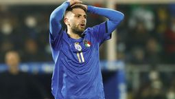 Domenico Berardi no puede creer que Italia se haya quedado nuevamente fuera del Mundial.