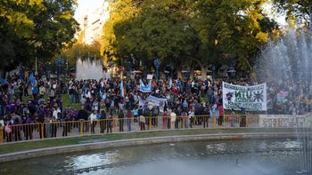 El after de la cuarta marcha universitaria: volvieron a llenar las calles pero no movieron la posición oficial