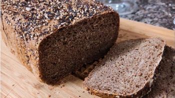 Cómo es la receta del Pan de centeno: lleva pocos ingredientes y es fácil de hacer en casa Cómo es la receta del Pan de centeno: lleva pocos ingredientes y es fácil de hacer en casa