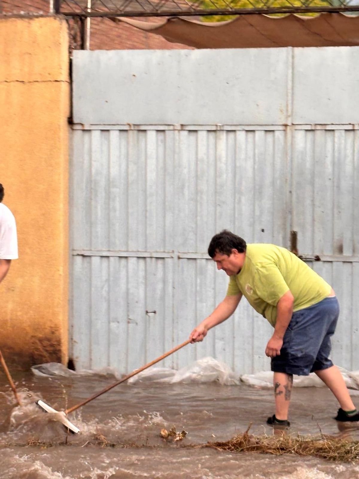 Calles inundadas en Guaymall&eacute;n luego de la fuerte tormenta.