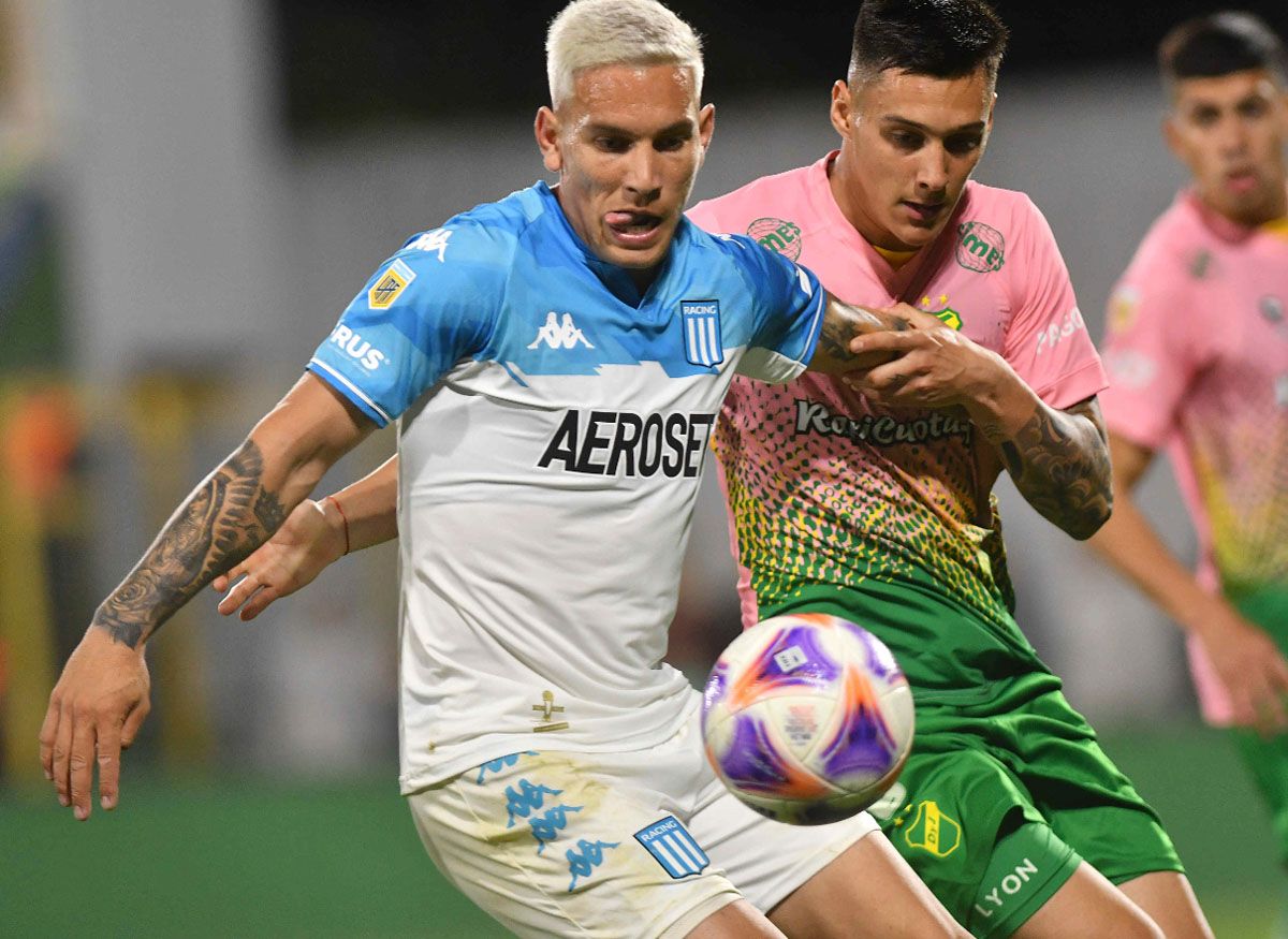 Racing dejó un par de puntos en el camino y quedó a 3 de Atlético Tucumán