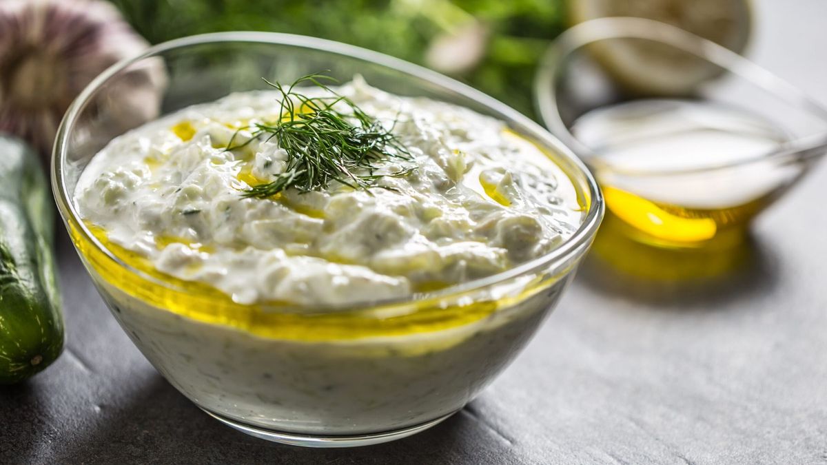 La salsa de yogur es un aderezo saludable para reemplazar la mayonesa. Foto: gentileza topgastronomico.