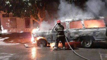 Incendiaron la camioneta de un senador provincial