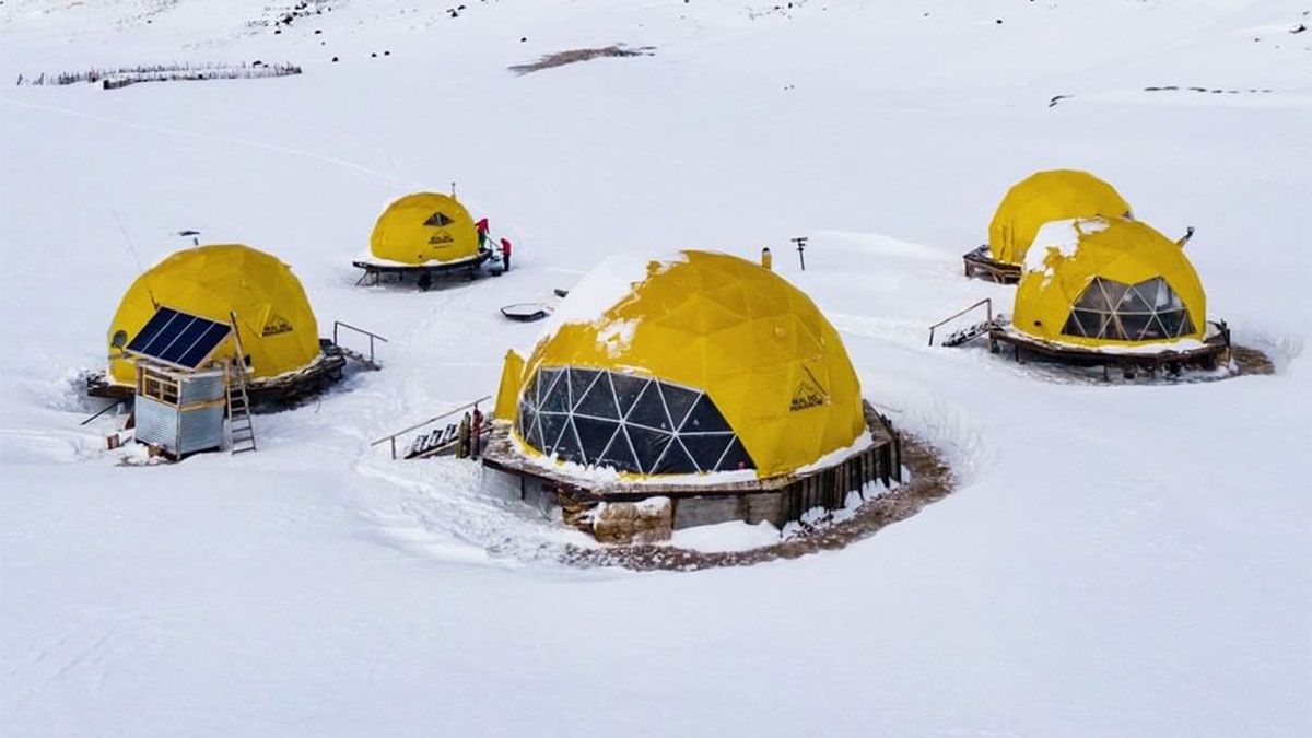 El Real del Pehuenche está completamente cubierto de nieve.