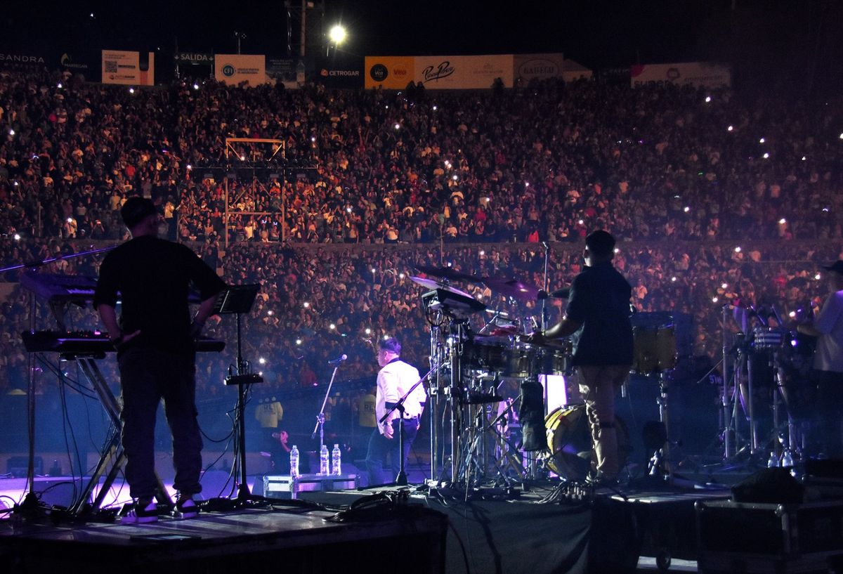 Baile y canto a puro cuarteto con Q' Lokura en el Teatro Frank Romero Day. Foto: gentileza Subsecretaría de Cultura de Mendoza. Baile y canto a puro cuarteto con Q' Lokura en el Teatro Frank Romero Day. Foto: gentileza Subsecretaría de Cultura de Mendoza.
