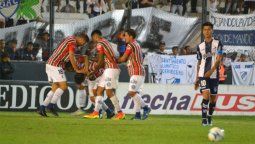 Así fue el gol de Ignacio Irañeta para la victoria leprosa