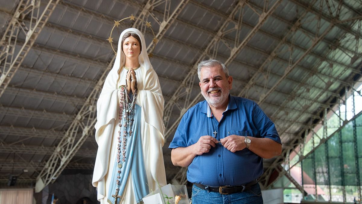 Gustavo Larrazábal, rector del Santuario de Lourdes, en El Challao.