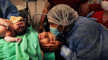 Juan Carrasco fue papá y su beba llega en la antesala de una chance por Título Mundial