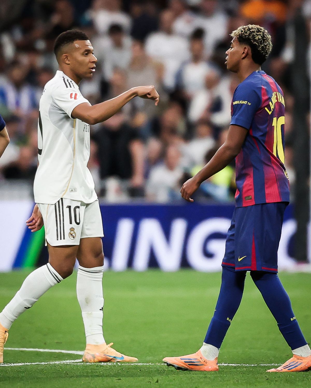 Real Madrid le gan&oacute; 2 a 1 al Barcelona y est&aacute; puntero en soledad.