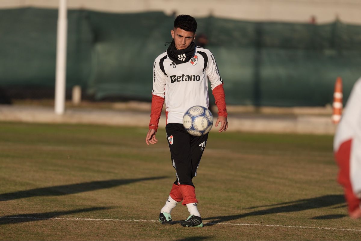 Almada ser&iacute;a titular en River ante Sarmiento.
