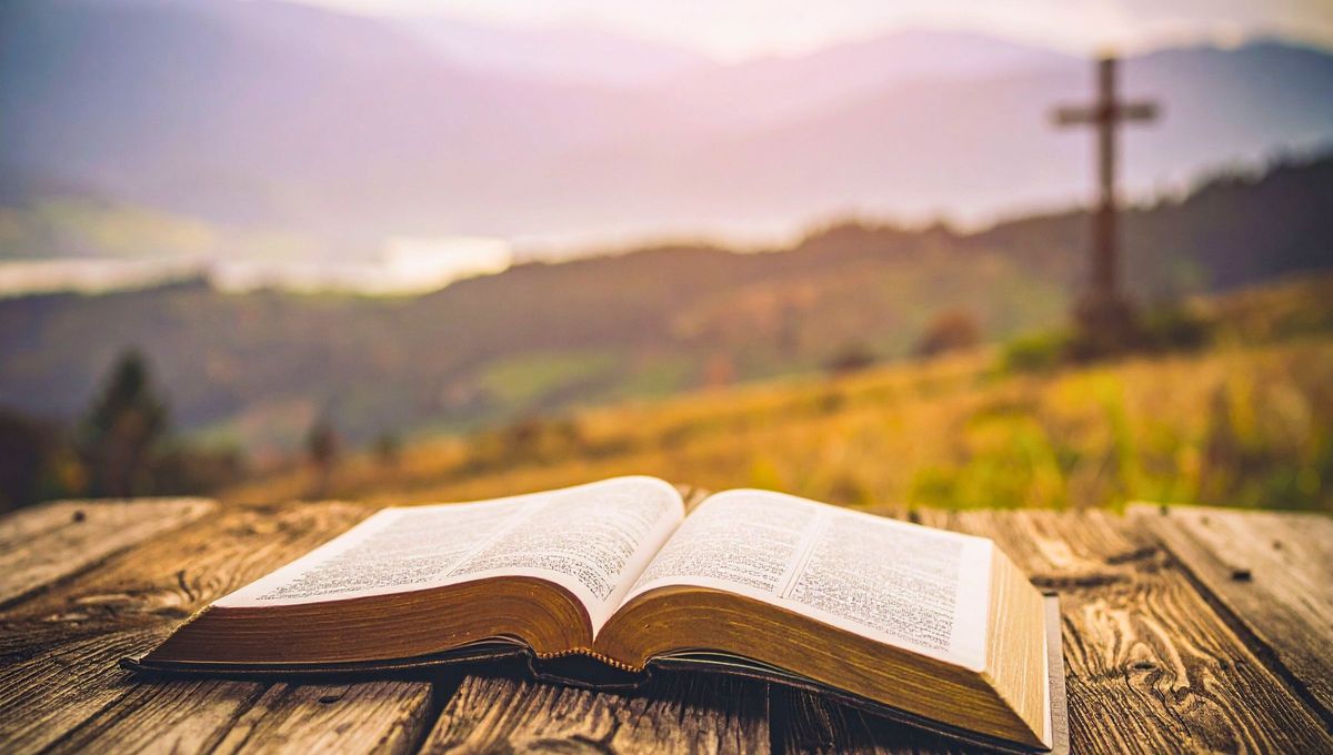 La Biblia es un conjunto de libros, considerados sagrados por el cristianismo y otras religiones, que registran la relación entre Dios y la humanidad. La Biblia es un conjunto de libros, considerados sagrados por el cristianismo y otras religiones, que registran la relación entre Dios y la humanidad.